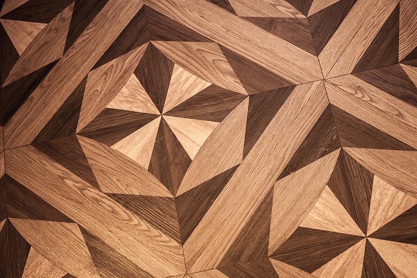 La verniciatura del parquet in legni per parquet